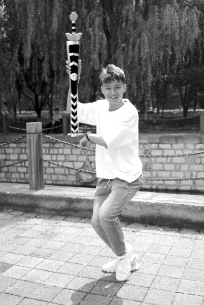 内蒙古小伙张帅只身前来报到记者王晓峰摄